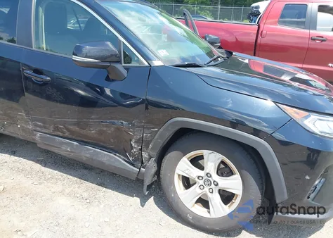 2019 Toyota Rav4 Xle z USA, uszkodzony, nr VIN JTMP1RFV6KD504325